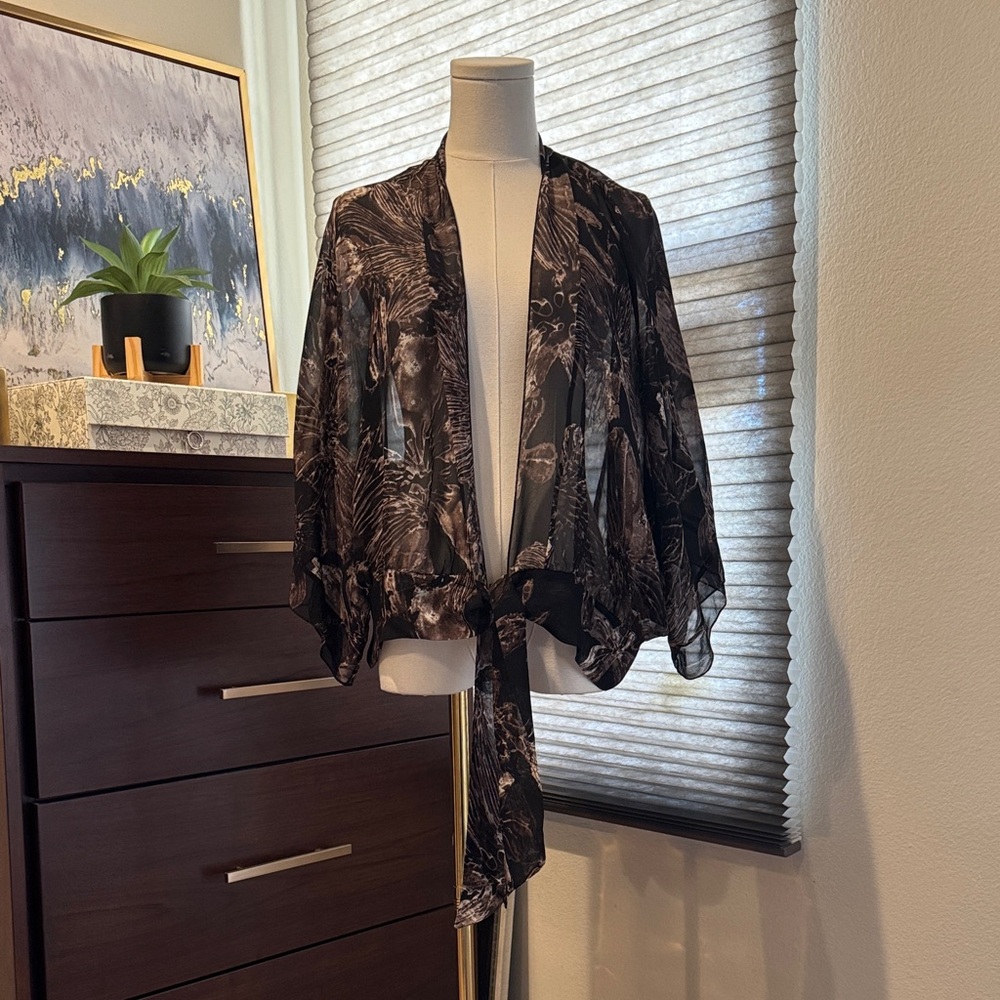 Woman's Sheer Black and Brown Silk Floral Kimono w/ Tie. Size 2/L